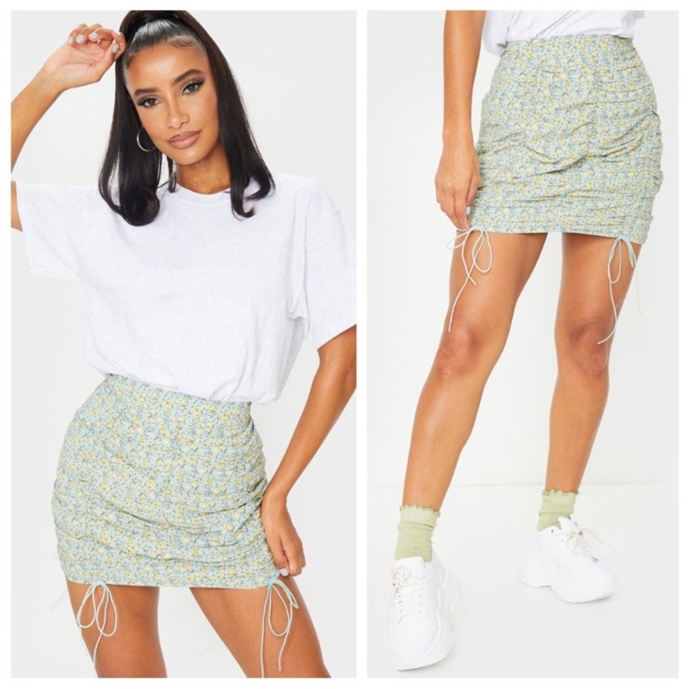 PrettyLittleThing Blue & Green Ditsy Floral Ruched Mini Skirt Size 8